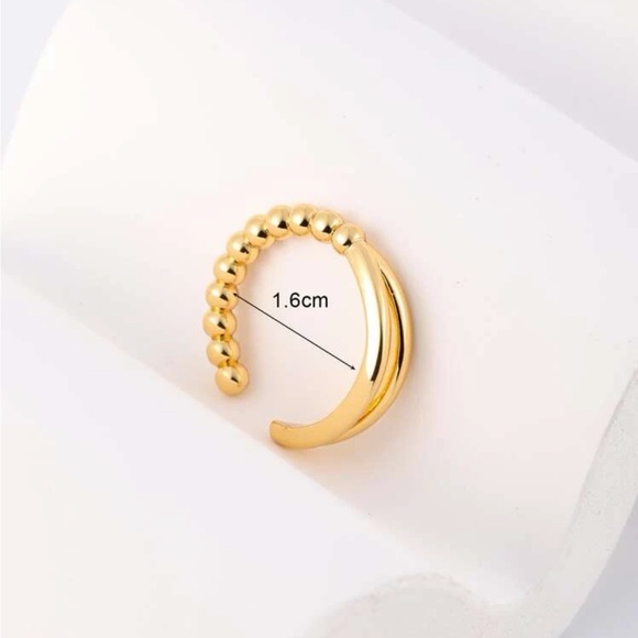 Minimalist Dot & Split Band Ring - Picture 4 of 6